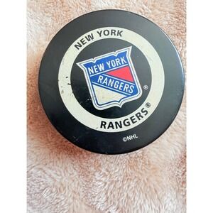 New York Rangers NHL Official Game Puck In Glas Co Gary Bettman Commissioner